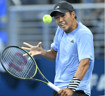 Learner Tien in action during a junior boys' singles championship match at the 2023 US Open, Saturday, Sep. 9, 2023 in Flushing, NY. (Pete Staples/USTA)